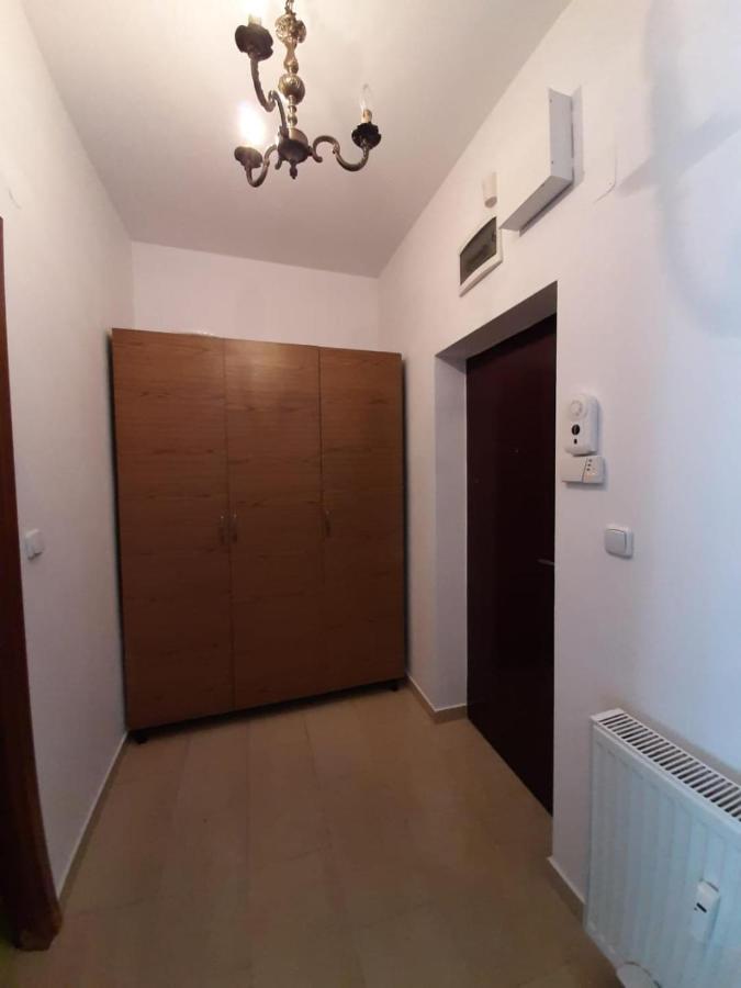 Arad Chic Apartament Uta Bagian luar foto